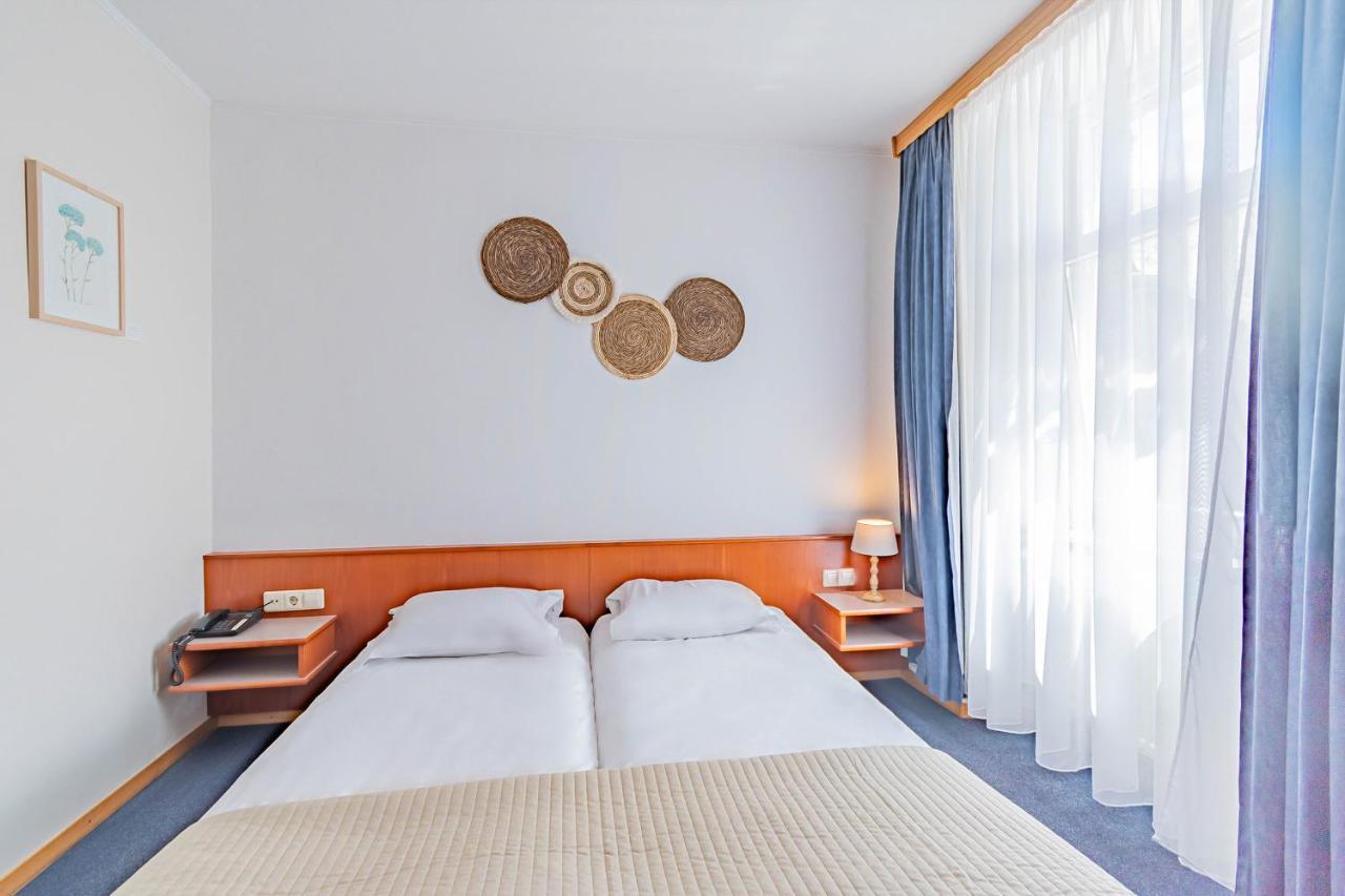 Hotel Le Petit Poete Echternach Eksteriør bilde