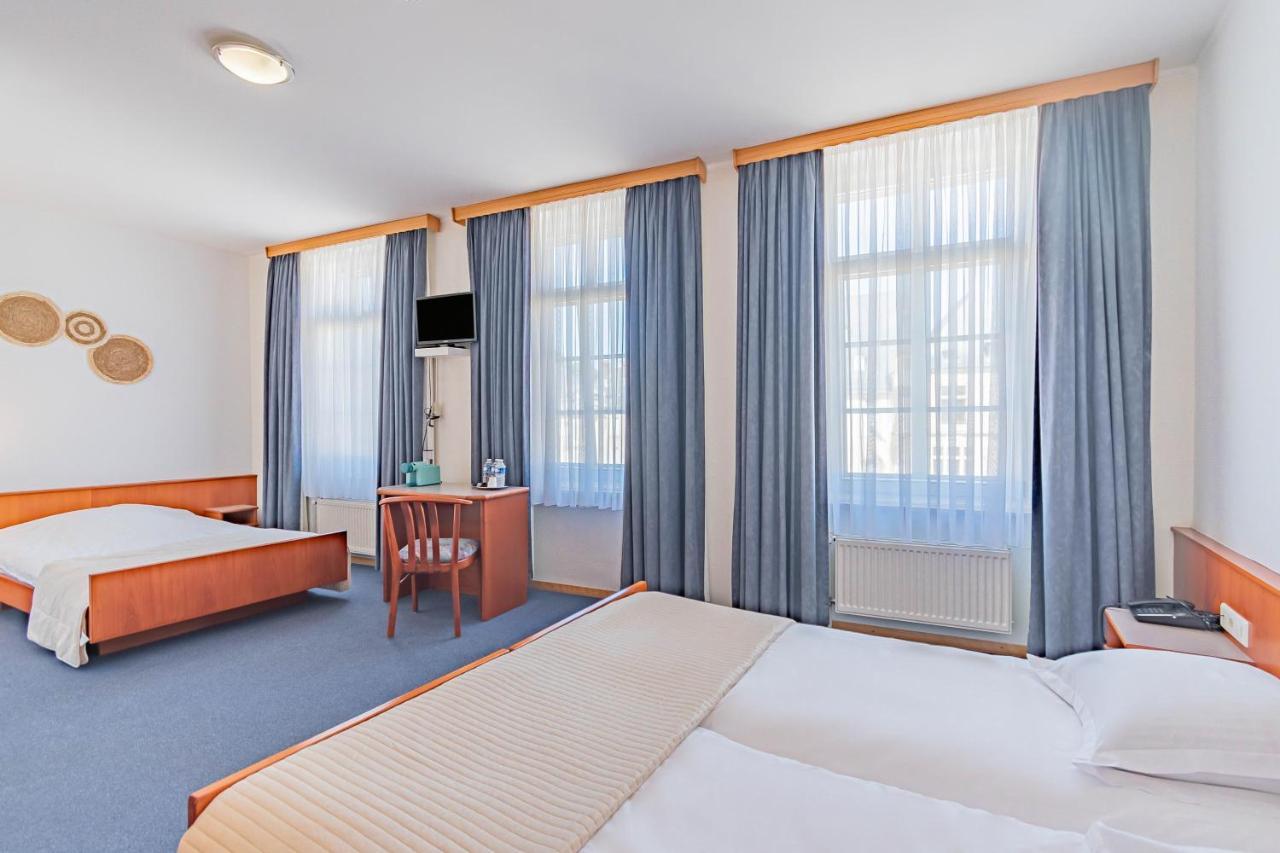 Hotel Le Petit Poete Echternach Eksteriør bilde