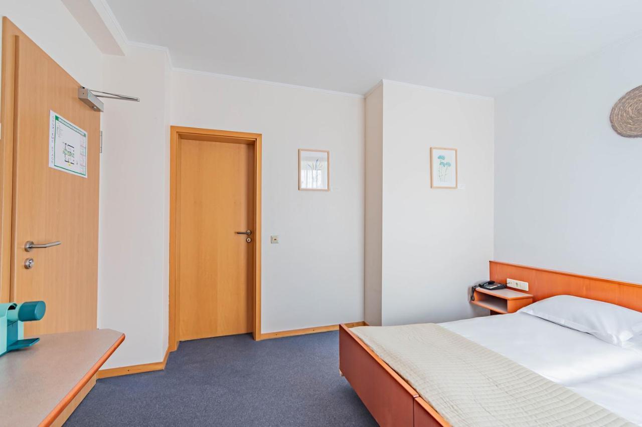 Hotel Le Petit Poete Echternach Eksteriør bilde